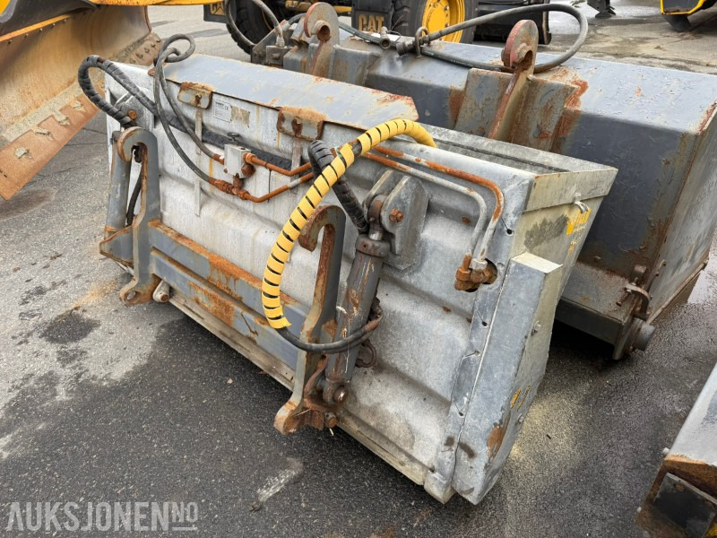 2007 Vilakone oy Strøskuffe m/ BM feste - Ataşament pentru Utilaje constructii: Foto 3 2007 Vilakone oy Strøskuffe m/ BM feste - Ataşament pentru Utilaje constructii: Foto 3
