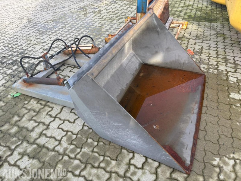 Ataşament pentru Utilaje constructii 2012 WHEEL & FORKS GALVANISERT HYDRAULISK SKUFFE TIL TRUCK / HJULLASTER MED GAFFLER: Foto 1