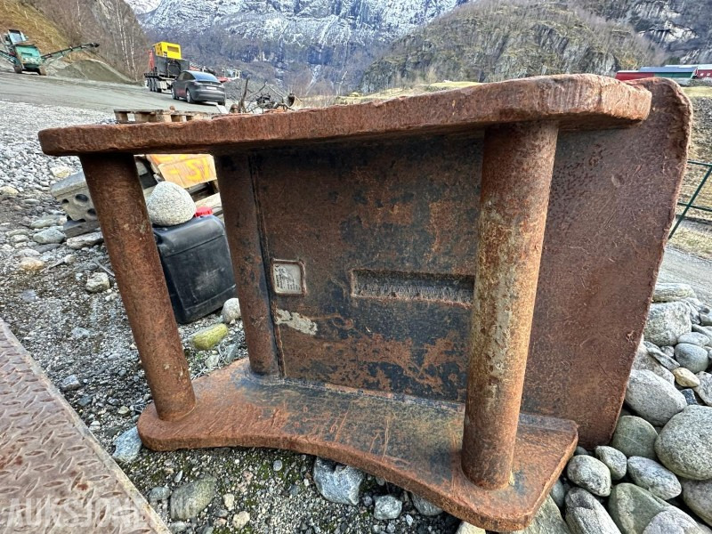 2016 Mekanisk Industri Rippertann, S90 feste - M-60 tann - Ataşament pentru Utilaje constructii: Foto 4 2016 Mekanisk Industri Rippertann, S90 feste - M-60 tann - Ataşament pentru Utilaje constructii: Foto 4