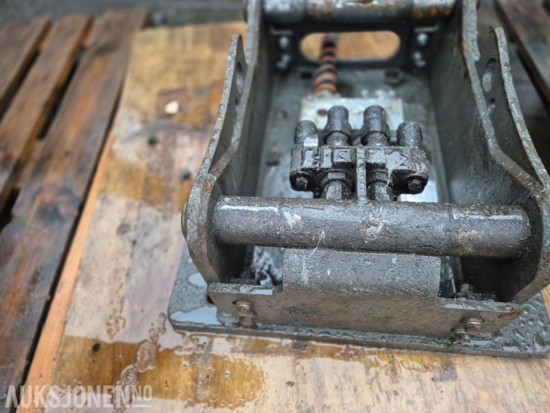 2022 OilQuick OQ60-4R, hurtigfeste-adapter - Ataşament pentru Utilaje constructii: Foto 5 2022 OilQuick OQ60-4R, hurtigfeste-adapter - Ataşament pentru Utilaje constructii: Foto 5