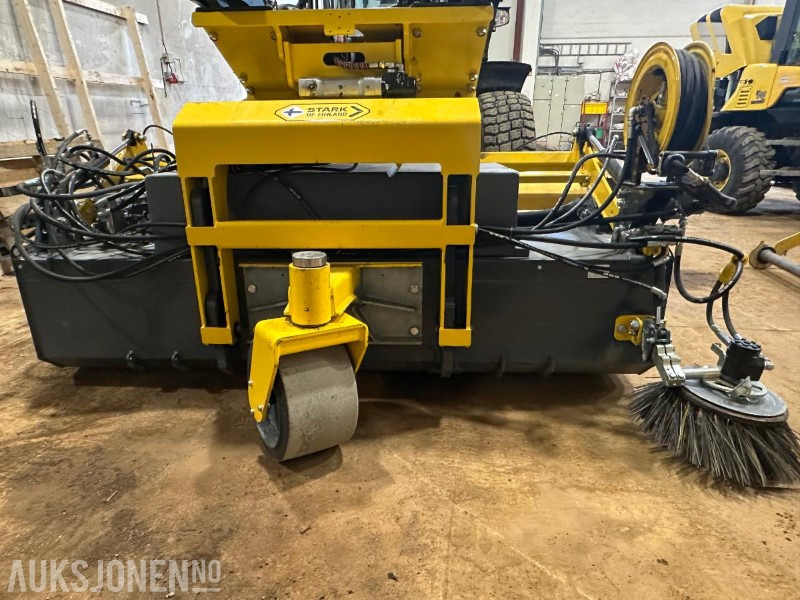 2024 Stark Spinner Feiemaskin til hjullaster - Ataşament pentru Utilaje constructii: Foto 2 2024 Stark Spinner Feiemaskin til hjullaster - Ataşament pentru Utilaje constructii: Foto 2