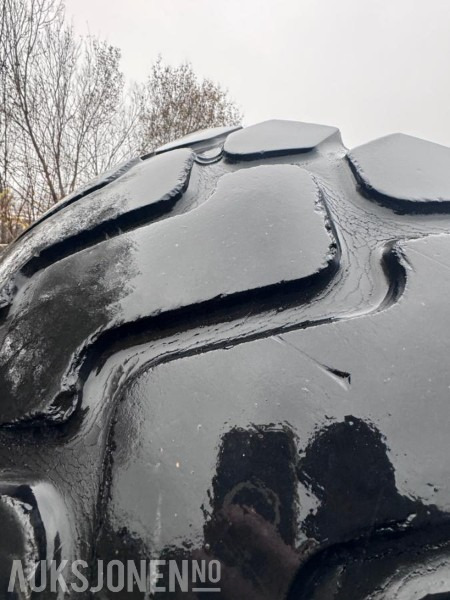 4 stk brukte Hjullaster dekk - Stått på Komatsu WA250 - Michelin 20.5R25 - Ataşament pentru Utilaje constructii: Foto 5 4 stk brukte Hjullaster dekk - Stått på Komatsu WA250 - Michelin 20.5R25 - Ataşament pentru Utilaje constructii: Foto 5