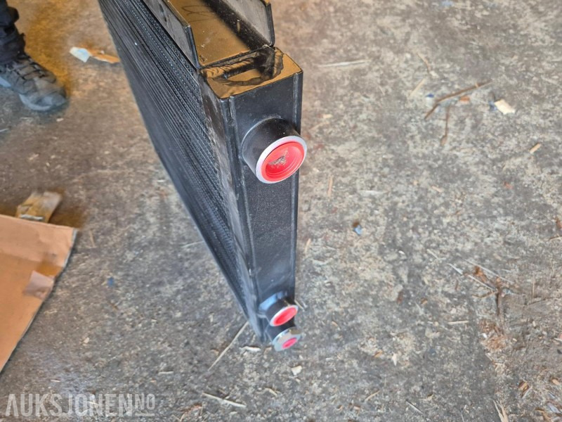 Oiltech oljekjøler - Ataşament pentru Utilaje constructii: Foto 4 Oiltech oljekjøler - Ataşament pentru Utilaje constructii: Foto 4
