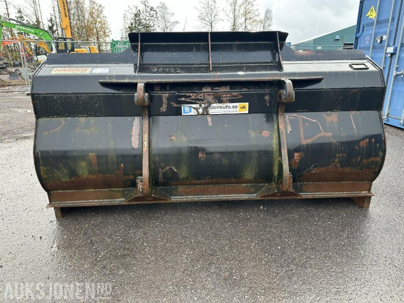 UFO Lasteskuff 2200L BM-feste - Ataşament pentru Utilaje constructii: Foto 5 UFO Lasteskuff 2200L BM-feste - Ataşament pentru Utilaje constructii: Foto 5