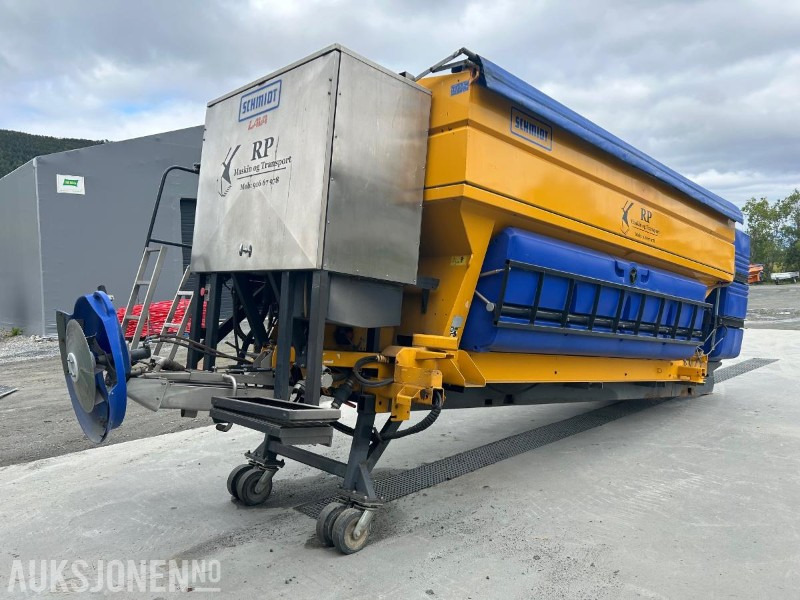 2016 AEBI Schmidt Stratos Fastsandspreder - Camion: Foto 1 2016 AEBI Schmidt Stratos Fastsandspreder - Camion: Foto 1