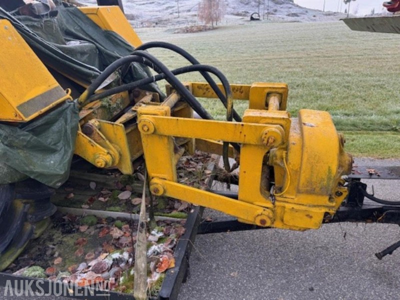 DH45 Trencher med vibrofunksjon bak og maskintralle - Echipamente de constructii: Foto 4 DH45 Trencher med vibrofunksjon bak og maskintralle - Echipamente de constructii: Foto 4