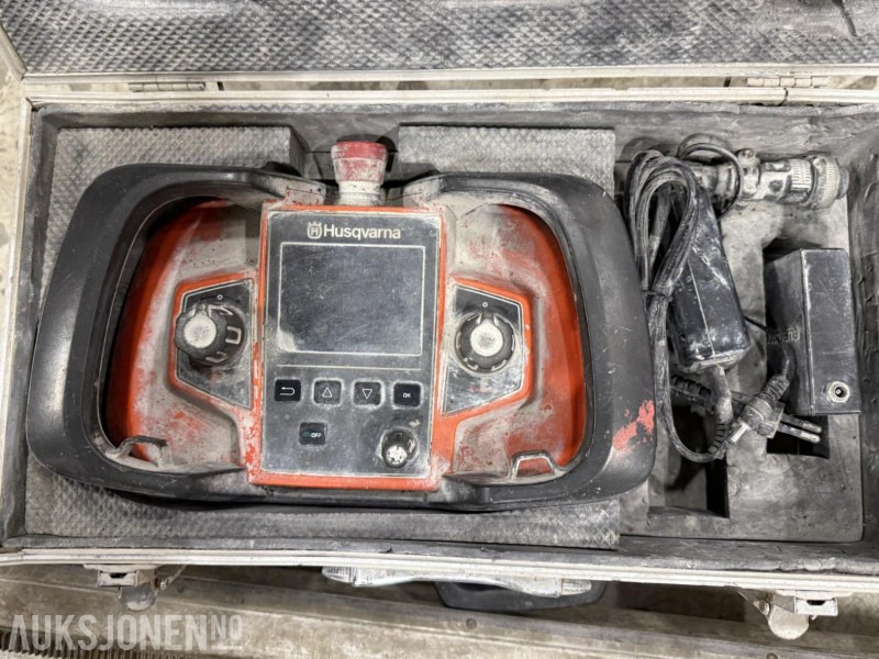 Husqvarna veggsag / strømforsyning / Fjernkontroll med lader - Echipamente de constructii: Foto 3 Husqvarna veggsag / strømforsyning / Fjernkontroll med lader - Echipamente de constructii: Foto 3