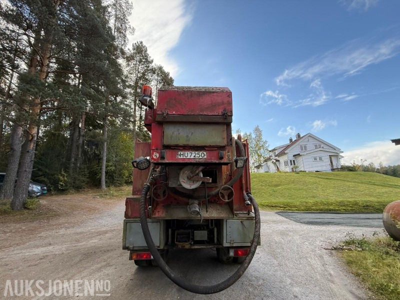 1986 Volvo FL10 Intercooler 6x2 med Müller Umwelttechnik slamsuger/spylepåbygg - Maşina comunala: Foto 4 1986 Volvo FL10 Intercooler 6x2 med Müller Umwelttechnik slamsuger/spylepåbygg - Maşina comunala: Foto 4