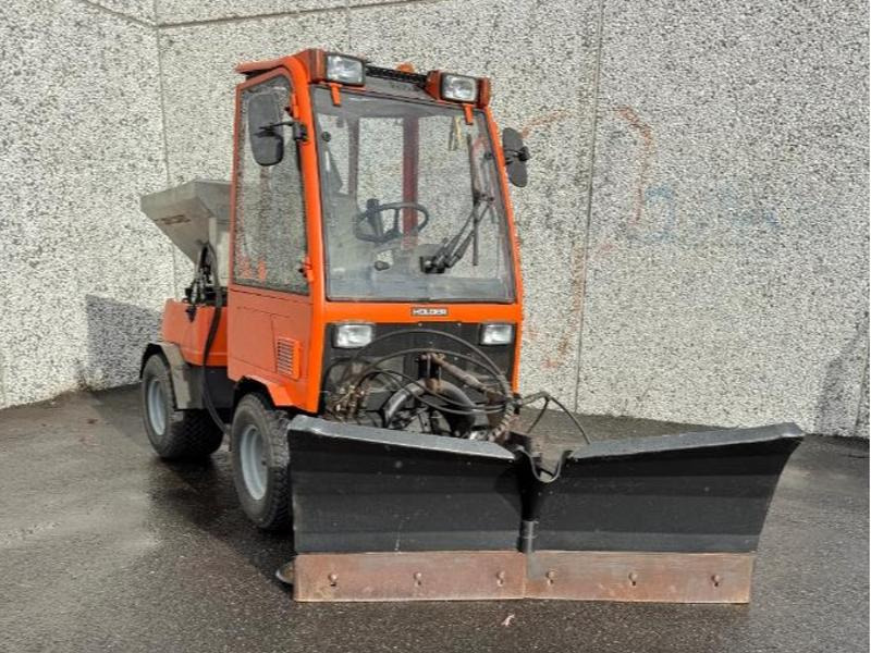 2002 Holder C240 Traktorregistrert redskapsbærer med 4x4 brøyteskjær og strøer - Maşina comunala: Foto 2 2002 Holder C240 Traktorregistrert redskapsbærer med 4x4 brøyteskjær og strøer - Maşina comunala: Foto 2