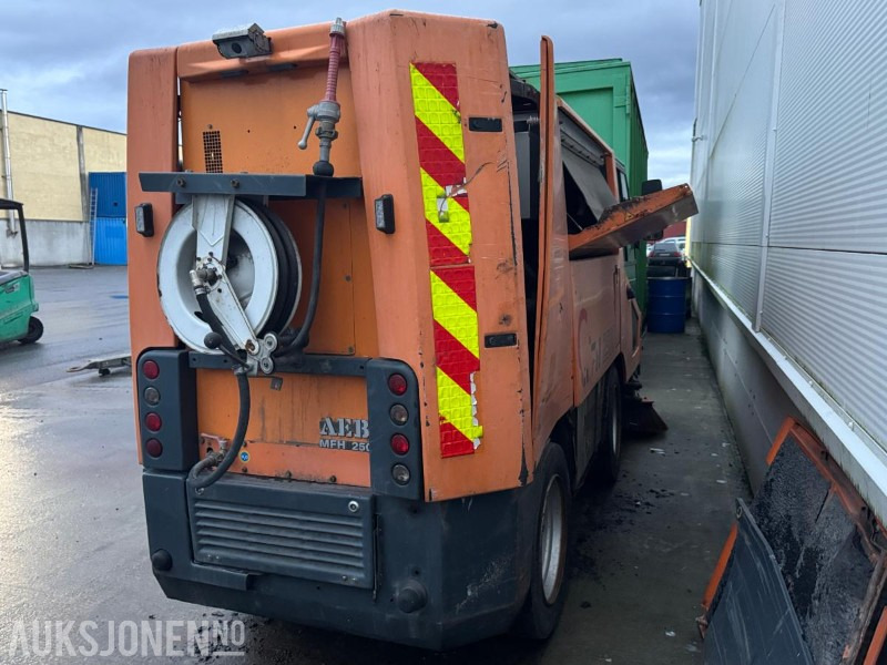 2008 Matec MFH 2500 Feiebil / Rep.objekt - Maşina comunala: Foto 4 2008 Matec MFH 2500 Feiebil / Rep.objekt - Maşina comunala: Foto 4