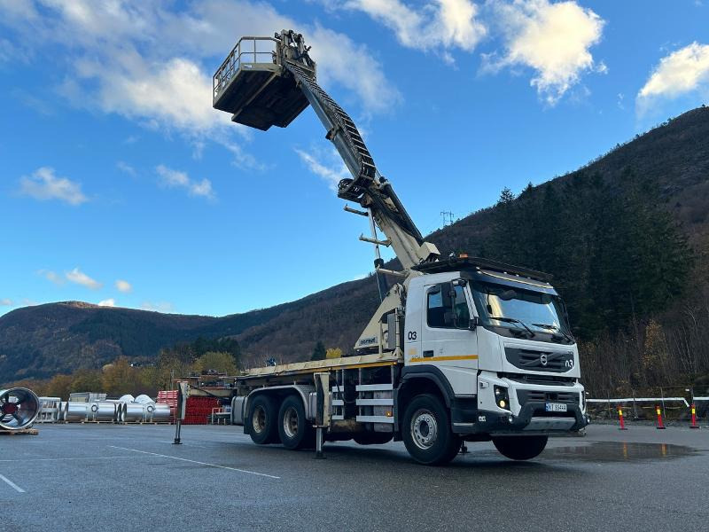 2013 Volvo FMX 370 6X4 med NORMET Esslift 1000 plattform / korg - nylig EU godkjent - Maşina comunala: Foto 2 2013 Volvo FMX 370 6X4 med NORMET Esslift 1000 plattform / korg - nylig EU godkjent - Maşina comunala: Foto 2