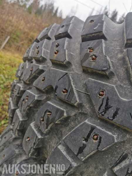 Nokian tri2 vinterhjul på felg - Tractor agricol: Foto 2 Nokian tri2 vinterhjul på felg - Tractor agricol: Foto 2