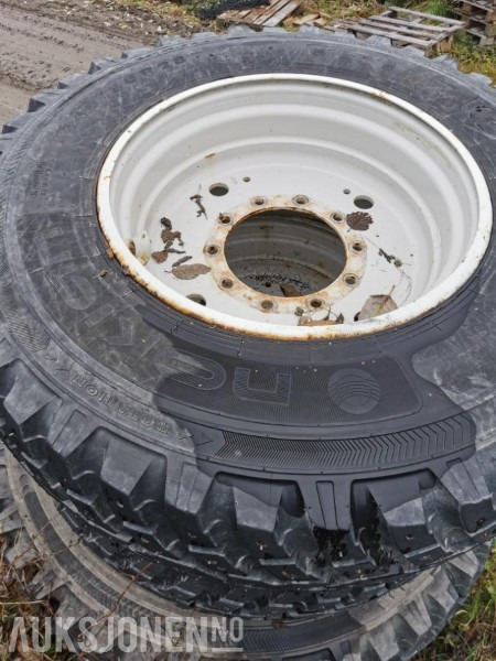 Nokian tri2 vinterhjul på felg - Tractor agricol: Foto 5 Nokian tri2 vinterhjul på felg - Tractor agricol: Foto 5