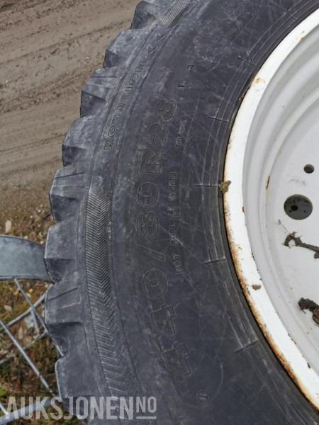 Nokian tri2 vinterhjul på felg - Tractor agricol: Foto 3 Nokian tri2 vinterhjul på felg - Tractor agricol: Foto 3