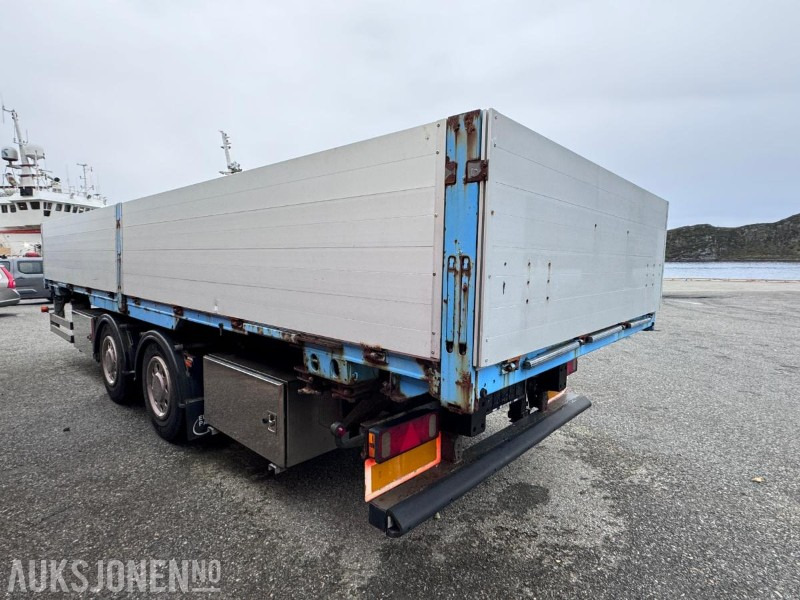 2002 Goebel & Sohn Containerchassi / Boggi kjerre med Kögel ER 74 Vekselflak med aluminiumskarmer - Supersingel hjul - Remorcă: Foto 4 2002 Goebel & Sohn Containerchassi / Boggi kjerre med Kögel ER 74 Vekselflak med aluminiumskarmer - Supersingel hjul - Remorcă: Foto 4