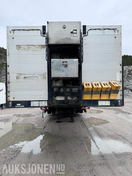 2019 Carnehl CSTV 40-60 - 4 akslet maskinsemi - Manuelt uttrekk - Hydraulisk bredding - Støttelabber bak - Fjernstyring - Remorcă: Foto 2 2019 Carnehl CSTV 40-60 - 4 akslet maskinsemi - Manuelt uttrekk - Hydraulisk bredding - Støttelabber bak - Fjernstyring - Remorcă: Foto 2