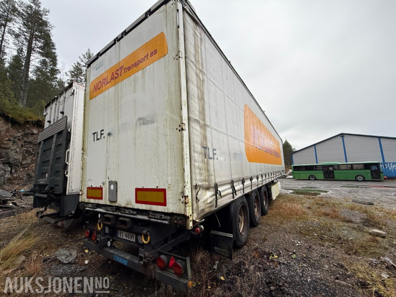 Krone Profi Liner Nordic SD kapellsemi – hevbart tak – medbringertruck-feste – åpning begge sider - Remorcă: Foto 4 Krone Profi Liner Nordic SD kapellsemi – hevbart tak – medbringertruck-feste – åpning begge sider - Remorcă: Foto 4
