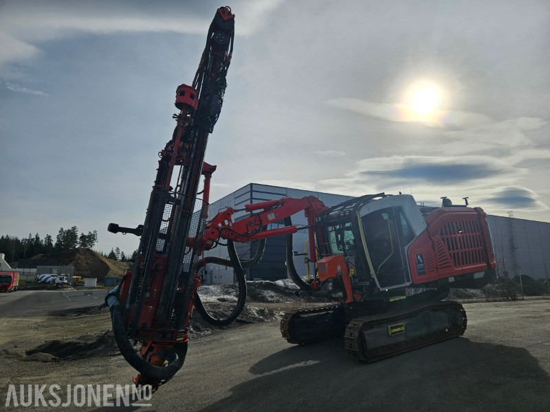 Sandvik DX800I - Maşină de foraj: Foto 2 Sandvik DX800I - Maşină de foraj: Foto 2