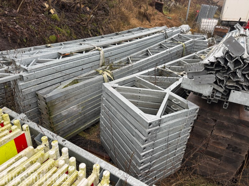 Stålhall 450 m² – demontert lagerhall med duk, klar for opplasting - Echipamente de constructii: Foto 5 Stålhall 450 m² – demontert lagerhall med duk, klar for opplasting - Echipamente de constructii: Foto 5