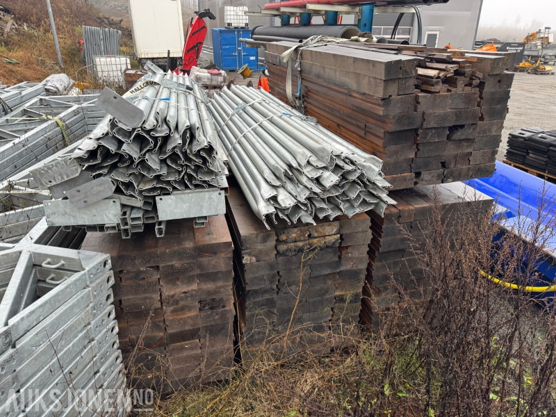 Stålhall 450 m² – demontert lagerhall med duk, klar for opplasting - Echipamente de constructii: Foto 4 Stålhall 450 m² – demontert lagerhall med duk, klar for opplasting - Echipamente de constructii: Foto 4