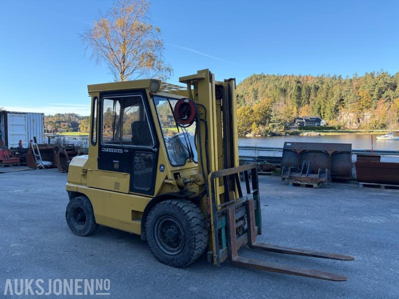 1981 Mitsubishi FD35 Truck - Stivuitor: Foto 5 1981 Mitsubishi FD35 Truck - Stivuitor: Foto 5