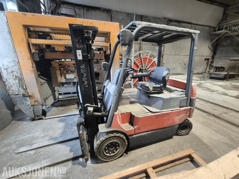 2004 Toyota 7FBMF30, elektrisk gaffeltruck, repobjekt - Stivuitor: Foto 2 2004 Toyota 7FBMF30, elektrisk gaffeltruck, repobjekt - Stivuitor: Foto 2