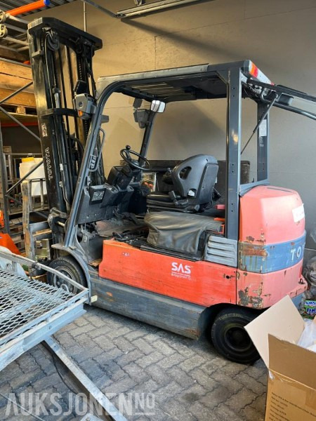 2007 Toyota 7FBMF35 3.5 tonn 5.5 meter løftehøyde Reparasjonsobjekt - Stivuitor: Foto 1 2007 Toyota 7FBMF35 3.5 tonn 5.5 meter løftehøyde Reparasjonsobjekt - Stivuitor: Foto 1