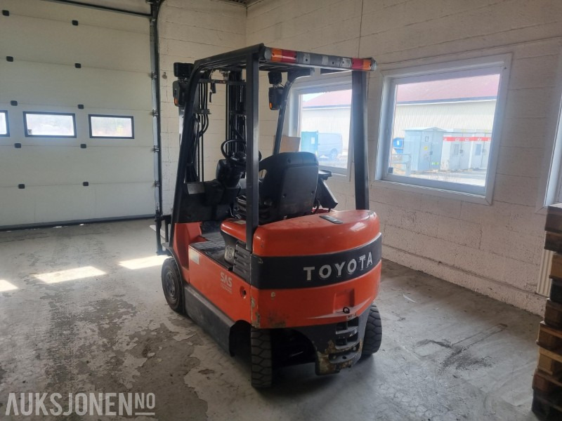 2008 Toyota 7FBMF18 gaffeltruck 1,8 T - Stivuitor: Foto 5 2008 Toyota 7FBMF18 gaffeltruck 1,8 T - Stivuitor: Foto 5