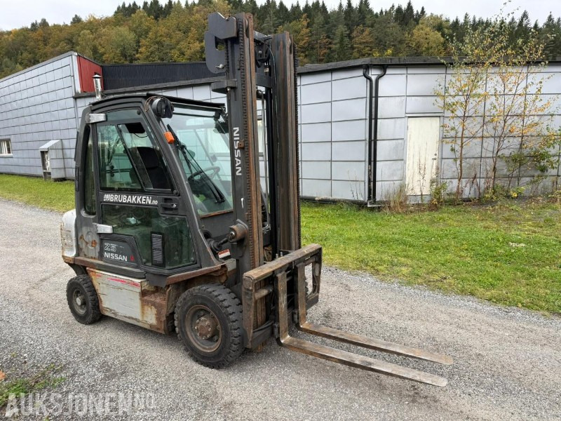 2010 Nissan Y1D2A25Q dieseltruck – 2,5 tonn, 4 m løftehøyde - Stivuitor: Foto 4 2010 Nissan Y1D2A25Q dieseltruck – 2,5 tonn, 4 m løftehøyde - Stivuitor: Foto 4