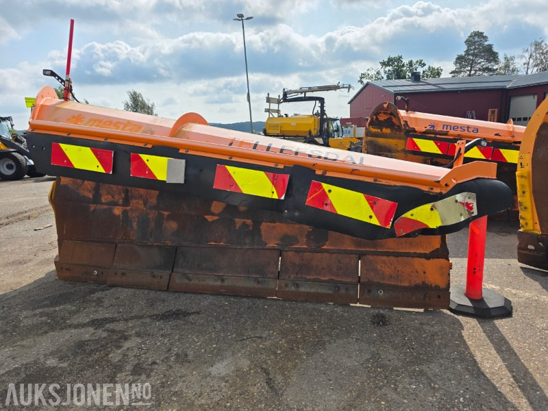 Tellefsdal D 70 3400 plog med sving - Echipamente de constructii: Foto 3 Tellefsdal D 70 3400 plog med sving - Echipamente de constructii: Foto 3