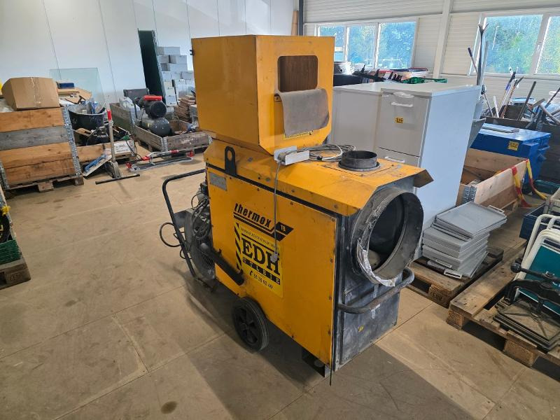Thermox TB110 90kW Varmluftsaggregat + Weelu T-100 deleaggregat - Echipamente de constructii: Foto 1 Thermox TB110 90kW Varmluftsaggregat + Weelu T-100 deleaggregat - Echipamente de constructii: Foto 1