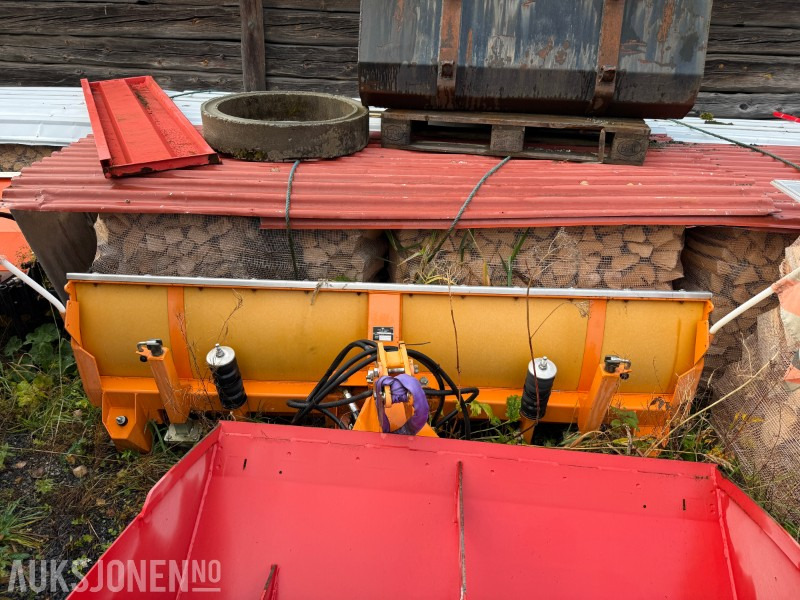 2008 ZAUGG AG Eggiwil (Sveits) G8K-240 snøskjær / snøplog - Utilaje agricole: Foto 1 2008 ZAUGG AG Eggiwil (Sveits) G8K-240 snøskjær / snøplog - Utilaje agricole: Foto 1