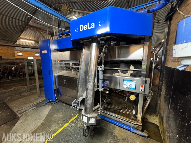 2013 DeLaval VMS melkerobot med 1 kraftfôrstasjon FSC40 - Høyre utgave - Steam - Innredning og grinder foran - Vakuumpumpe - Fortsatt i daglig drift - Utilaje agricole: Foto 1 2013 DeLaval VMS melkerobot med 1 kraftfôrstasjon FSC40 - Høyre utgave - Steam - Innredning og grinder foran - Vakuumpumpe - Fortsatt i daglig drift - Utilaje agricole: Foto 1