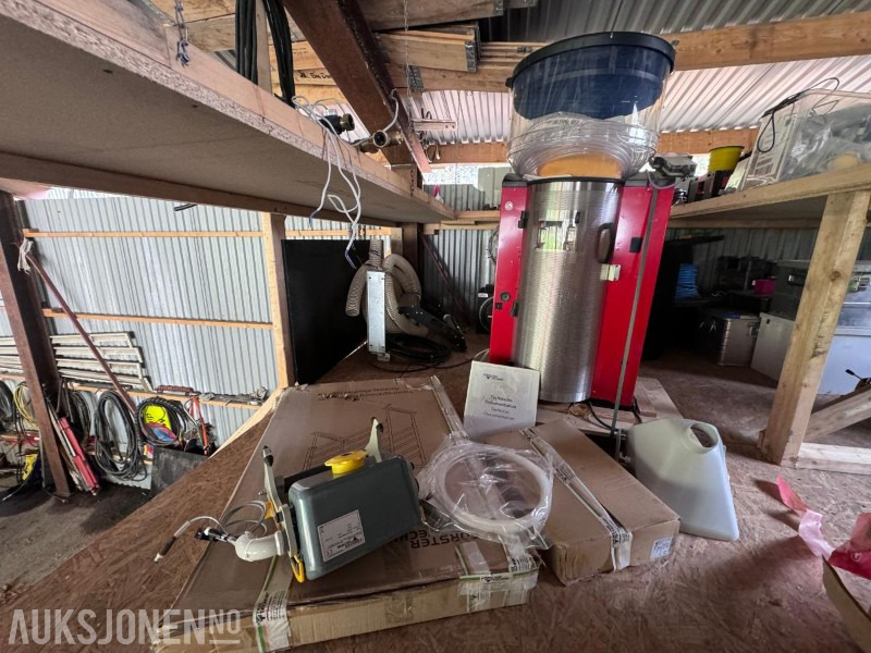 2020 Förster Technik / Lely Calm Kalvedrikkeautomat med hygieneboks og 1 sugestasjon - UBRUKT - Compact smart 2.0 pulver - TAP5-CS-25 - Utilaje agricole: Foto 1 2020 Förster Technik / Lely Calm Kalvedrikkeautomat med hygieneboks og 1 sugestasjon - UBRUKT - Compact smart 2.0 pulver - TAP5-CS-25 - Utilaje agricole: Foto 1