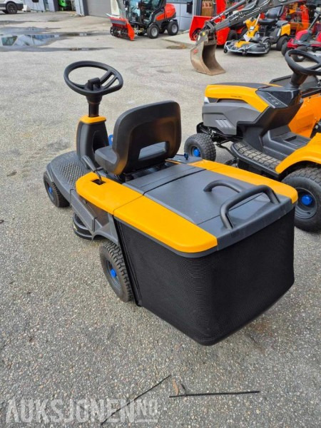 Stiga SWIFT 372 E SITTEKLIPPER - Batteridrift - Utstillingsmodell - Ikke brukt/kun flyttet på - Utilaje agricole: Foto 5 Stiga SWIFT 372 E SITTEKLIPPER - Batteridrift - Utstillingsmodell - Ikke brukt/kun flyttet på - Utilaje agricole: Foto 5