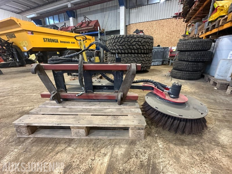 Thaler Hydraulisk kost/sidekost - Eurofeste - Utilaje agricole: Foto 3 Thaler Hydraulisk kost/sidekost - Eurofeste - Utilaje agricole: Foto 3