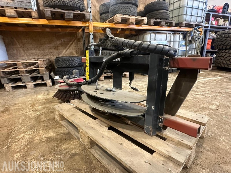 Thaler Hydraulisk kost/sidekost - Eurofeste - Utilaje agricole: Foto 1 Thaler Hydraulisk kost/sidekost - Eurofeste - Utilaje agricole: Foto 1