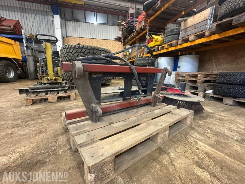 Thaler Hydraulisk kost/sidekost - Eurofeste - Utilaje agricole: Foto 4 Thaler Hydraulisk kost/sidekost - Eurofeste - Utilaje agricole: Foto 4