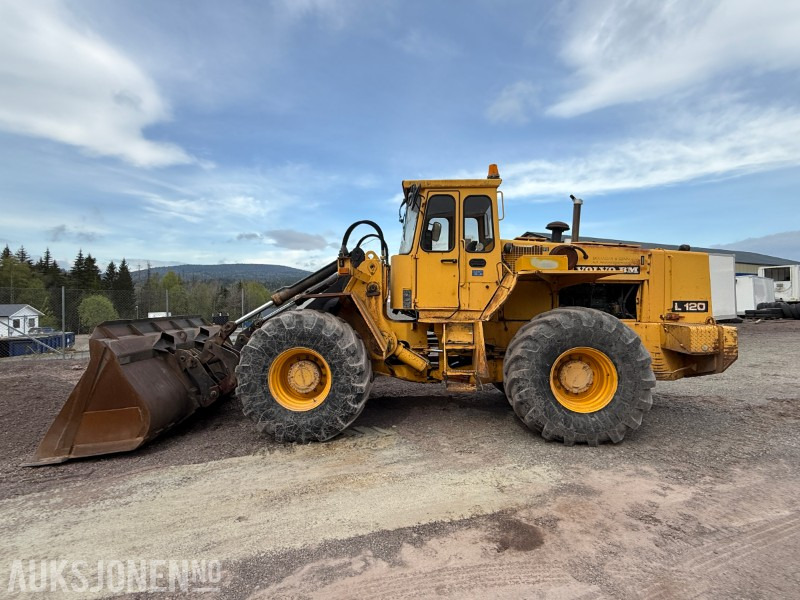 Volvo L120 Hjullaster - 4x4 - Gjerstad 2900L skuff - Nylig byttet dekk - Vekt montert - Încărcător frontal pe pneuri: Foto 3 Volvo L120 Hjullaster - 4x4 - Gjerstad 2900L skuff - Nylig byttet dekk - Vekt montert - Încărcător frontal pe pneuri: Foto 3