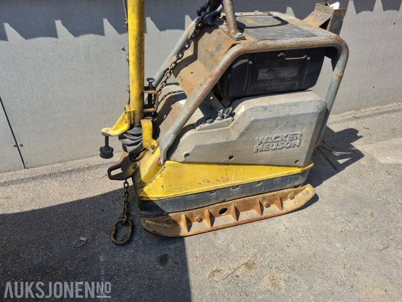 Wacker Neuson DPU 65/55 vibroplate - Cilindru compactor: Foto 2 Wacker Neuson DPU 65/55 vibroplate - Cilindru compactor: Foto 2