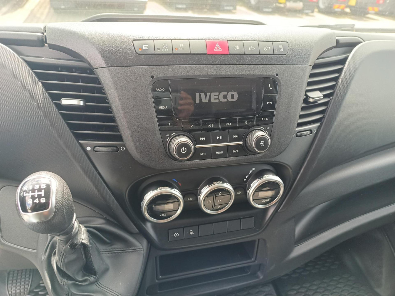 IVECO Daily 35S16V - Dubă: Foto 5 IVECO Daily 35S16V - Dubă: Foto 5