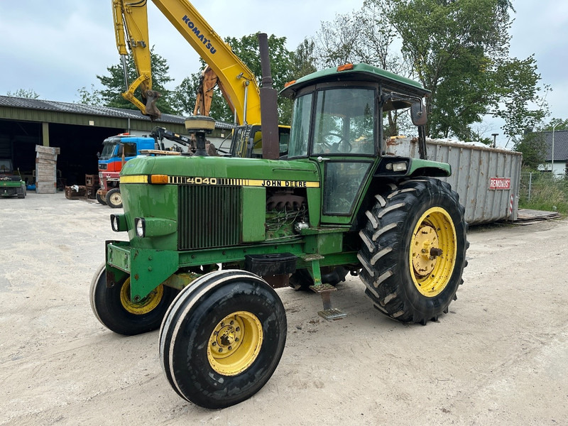 John Deere 4040 AIRCO - Tractor agricol: Foto 1 John Deere 4040 AIRCO - Tractor agricol: Foto 1