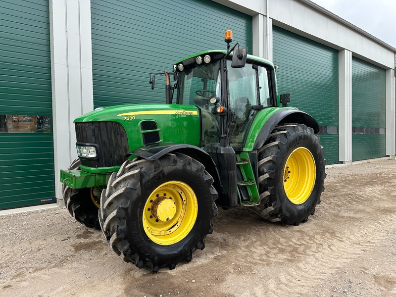 John Deere 7530 - Tractor agricol: Foto 1 John Deere 7530 - Tractor agricol: Foto 1