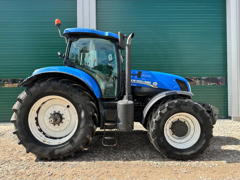 New Holland T7.235 Power Command - Tractor agricol: Foto 4 New Holland T7.235 Power Command - Tractor agricol: Foto 4