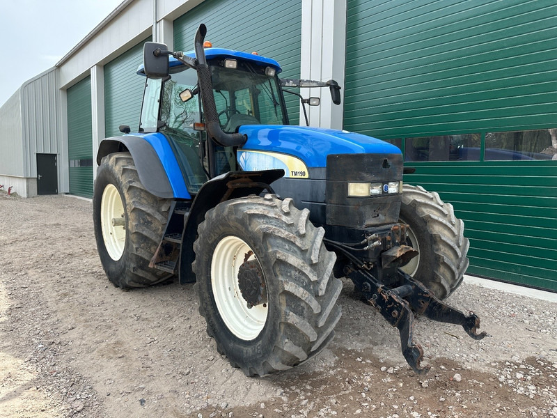 New Holland TM 190 - Tractor agricol: Foto 2 New Holland TM 190 - Tractor agricol: Foto 2