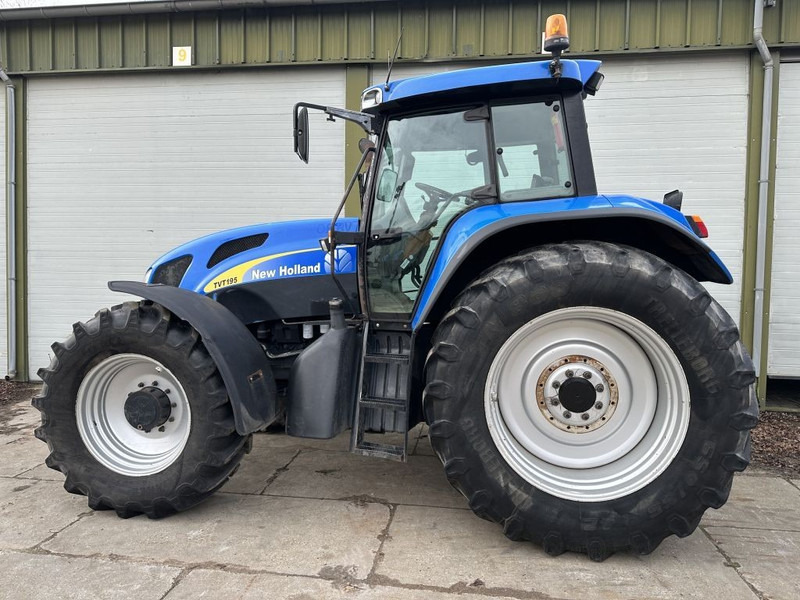 New Holland TVT 195 Dutch registration - Tractor agricol: Foto 2 New Holland TVT 195 Dutch registration - Tractor agricol: Foto 2