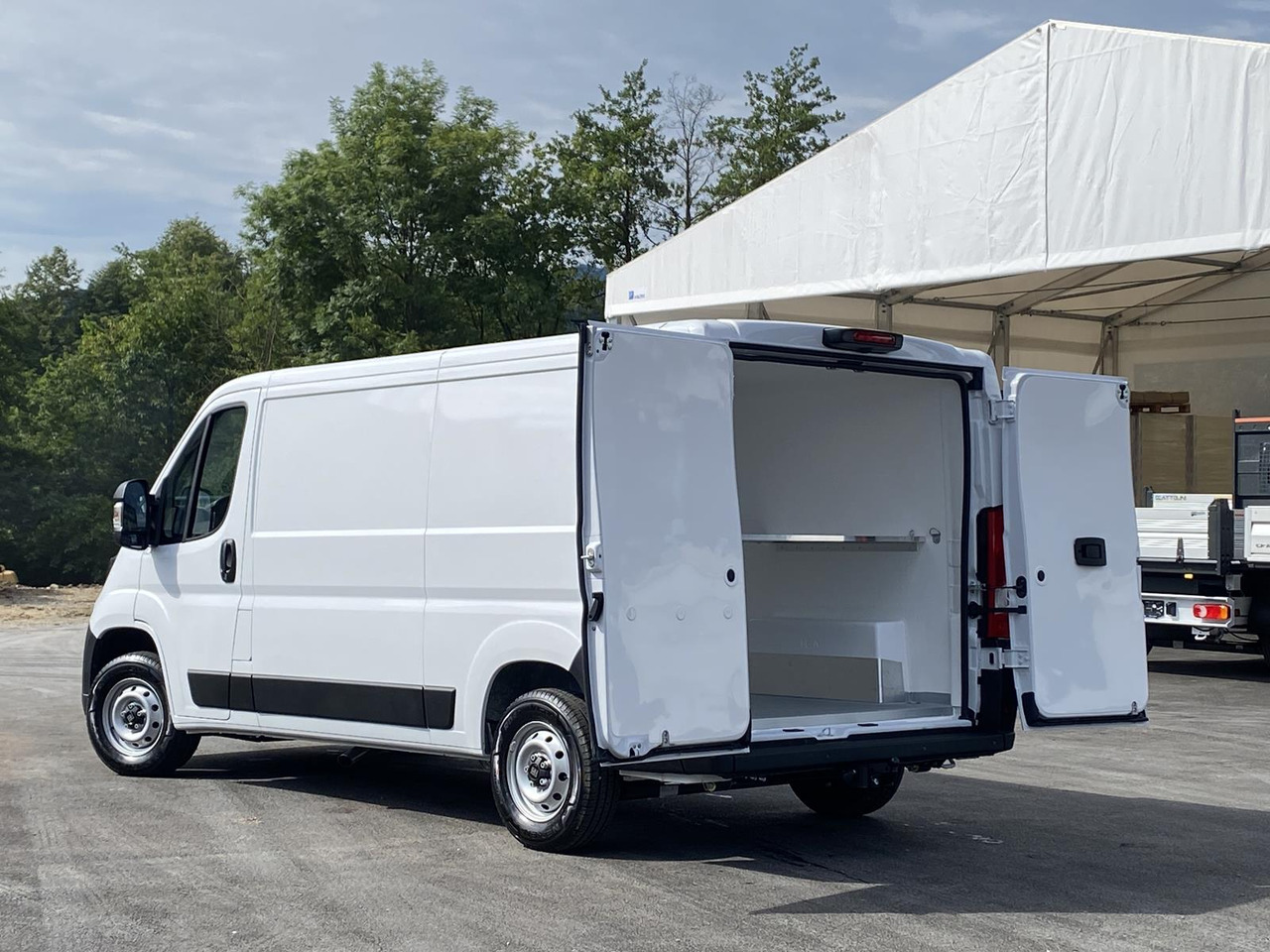 FIAT DUCATO L2H1 140PS | ISOLIERUNG OHNE KÜHLAGGREGAT - Autoutilitară frigorifica: Foto 5 FIAT DUCATO L2H1 140PS | ISOLIERUNG OHNE KÜHLAGGREGAT - Autoutilitară frigorifica: Foto 5