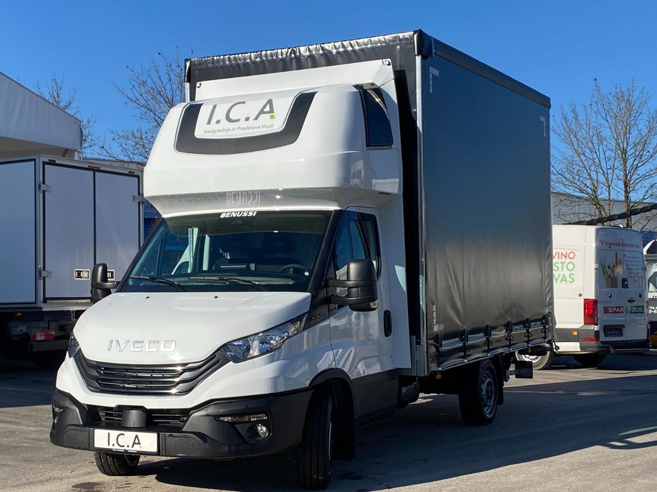 IVECO DAILY 35S18HP D30C | PRITSCHE PLANE + SCHLAFKABINE + LADERAMPE - Autoutilitară cu prelată: Foto 3 IVECO DAILY 35S18HP D30C | PRITSCHE PLANE + SCHLAFKABINE + LADERAMPE - Autoutilitară cu prelată: Foto 3