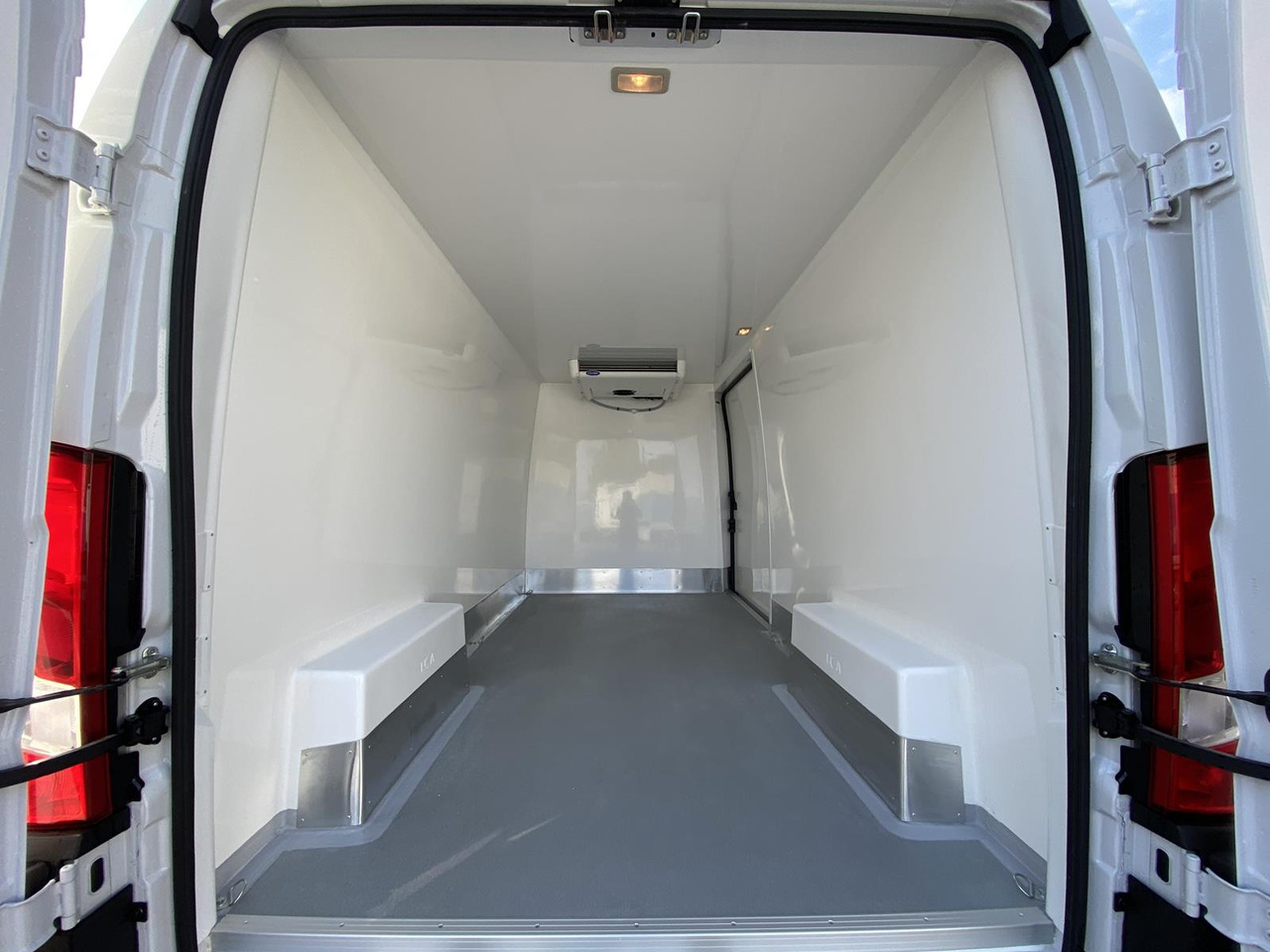 PEUGEOT BOXER L3H2 180PS CONFORT 335 / FRISCHDIENST BIS 0 + XARIOS 300 12-230V - Autoutilitară frigorifica: Foto 4 PEUGEOT BOXER L3H2 180PS CONFORT 335 / FRISCHDIENST BIS 0 + XARIOS 300 12-230V - Autoutilitară frigorifica: Foto 4