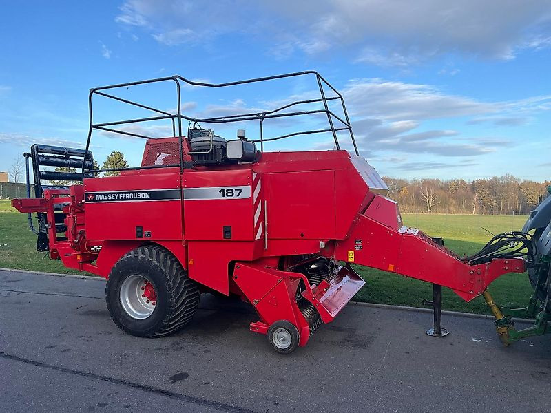 Massey Ferguson MF 187 - Presă baloţi dreptunghiulari: Foto 1 Massey Ferguson MF 187 - Presă baloţi dreptunghiulari: Foto 1